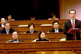 Hong Kong's Financial Secretary Henry Tang (right) said it is his duty to formulate a "feasible and practical" Budget for Hong Kong.
