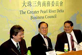 Hong Kong's Chief Secretary for Administration  Donald Tsang (centre) attended the first meeting of the Greater Pearl River Delta Business Council along with council Chairman Victor Fung (right).
