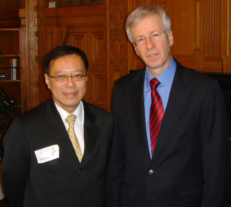 At a meeting with the Hon. Stephane Dion to discuss strengthening relations between Canada and Hong Kong,  Mr Bassanio So  emphasizes on the importance of Hong Kong as Canada's Asia Pacific partner.