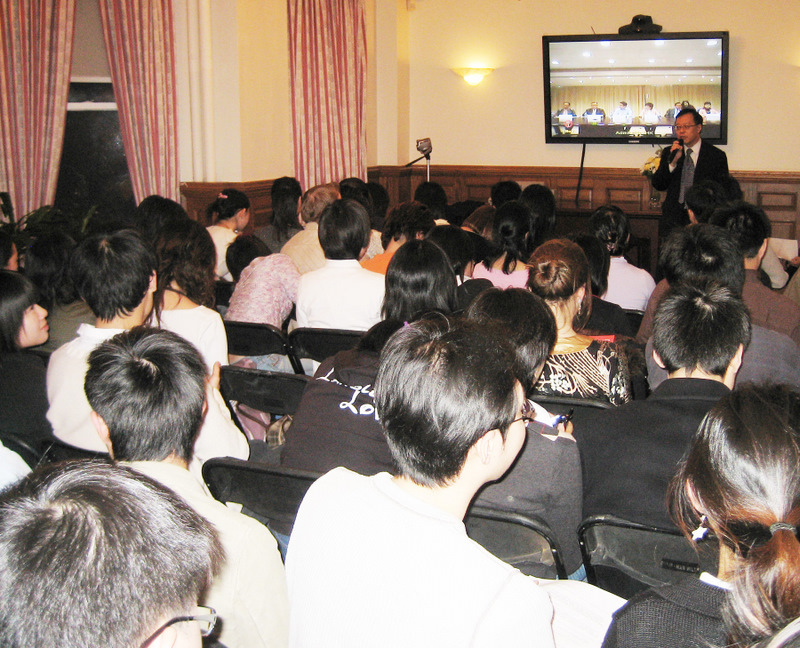 Some 500 students from Ontario, British Columbia and Alberta participate simultaneously in the informative career video conference which helps them connect with potential career prospects in Hong Kong and China.
