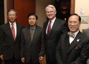 Chief Executive Mr Donald Tsang (right), Ambassador Shumin Lu of The People's Republic of China in Canada (left), and Governor Huang Huahua of Guangdong (2nd left) attend a VIP reception hosted by the Premier of British Columbia, Mr Gordon Campbell  (2nd right). 