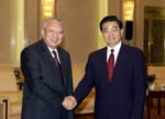 President Hu Jintao (right) met the Hong Kong Chief Executive, Mr Tung Chee Hwa, during Mr Tung's duty  to Beijing last month.