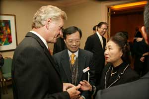 Hong Kong's Secretary for Justice, Ms Elsie Leung, met with British Columbia's Minister of State for Inter-governmental Affair, the Hon Greg Halsey-Brandt, at a reception in Vancouver. 