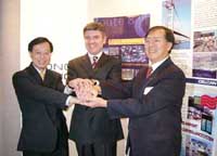 The Hon Joseph Cordiano (middle), Mr Bassanio So (left), and Mr Joseph Lam (left) encouraging businesses to reach out for new trading partners in Hong Kong.