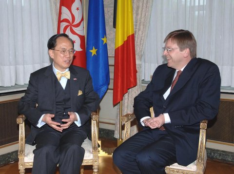 The Chief Executive, Donald Tsang,  meets with Belgian Prime Minister, Mr Guy Verhofstadt, during his recent visit to Begium to discuss ways to boost trade and investment flows between Hong Kong and Belgium. 