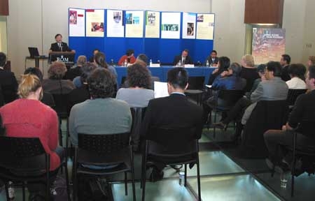 A seminar on �Hong Kong-Canada Co-production� held today (October 5) as part of the Hong Kong film Festival  in Toronto examined how Canadian film and television producers can leverage on Hong Kong�s advantages to enter into the growing markets of Mainland China and the rest of Asia.    